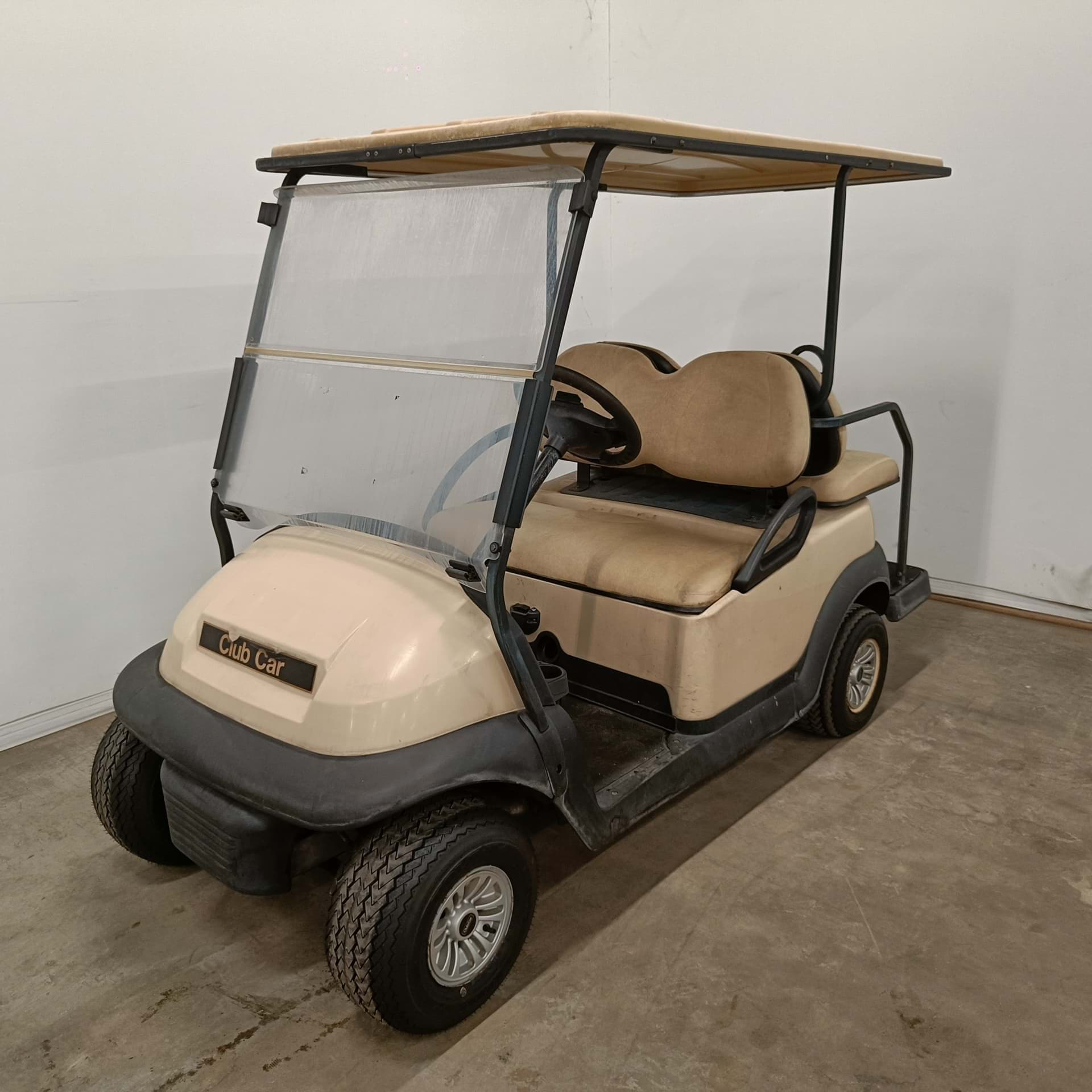 Picture of Trade - 2018 - Electric lithium - Club Car - Villager 4 - 4 seater - Beige