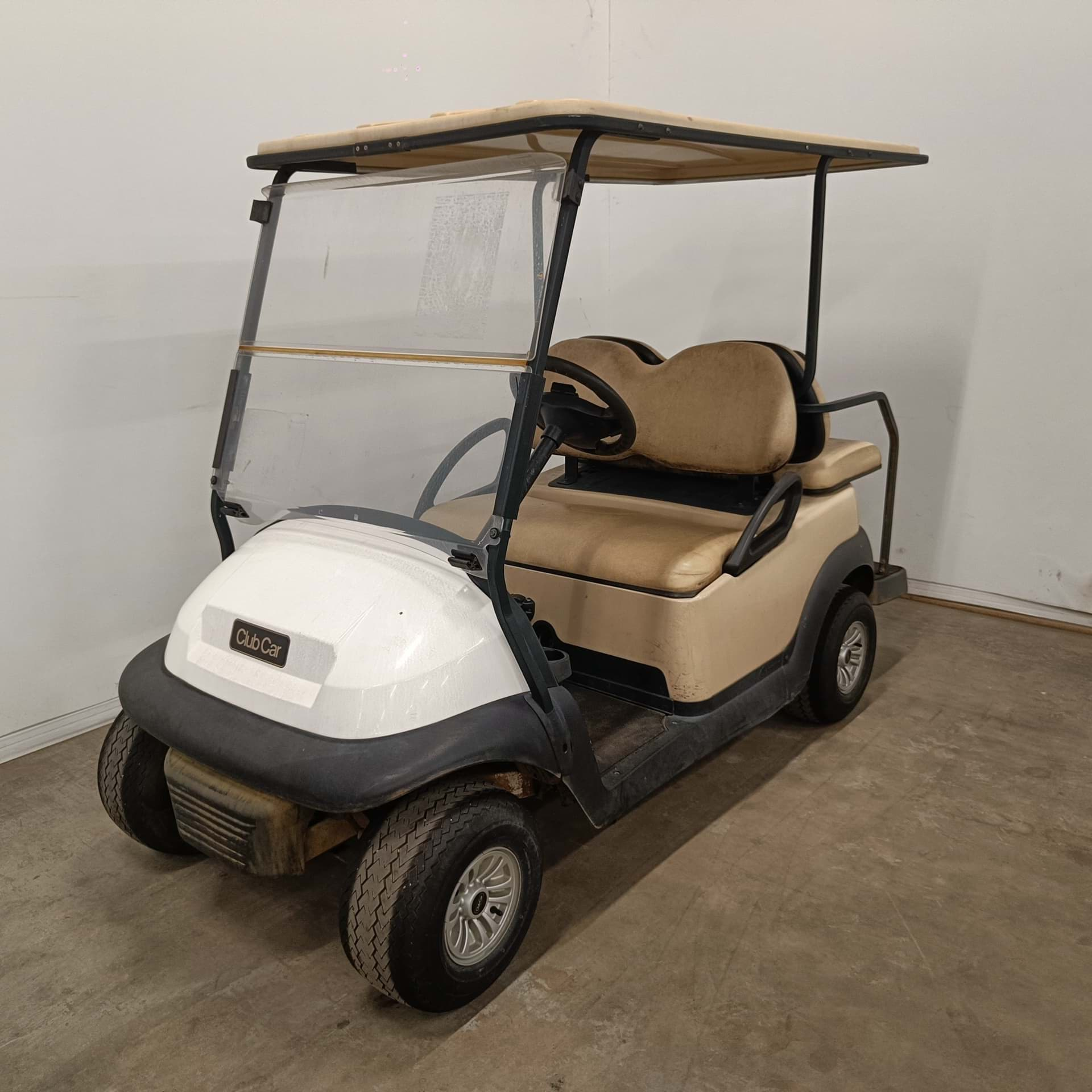 Picture of Trade - 2018 - Electric lithium - Club Car - Villager 4 - 4 seater - Beige